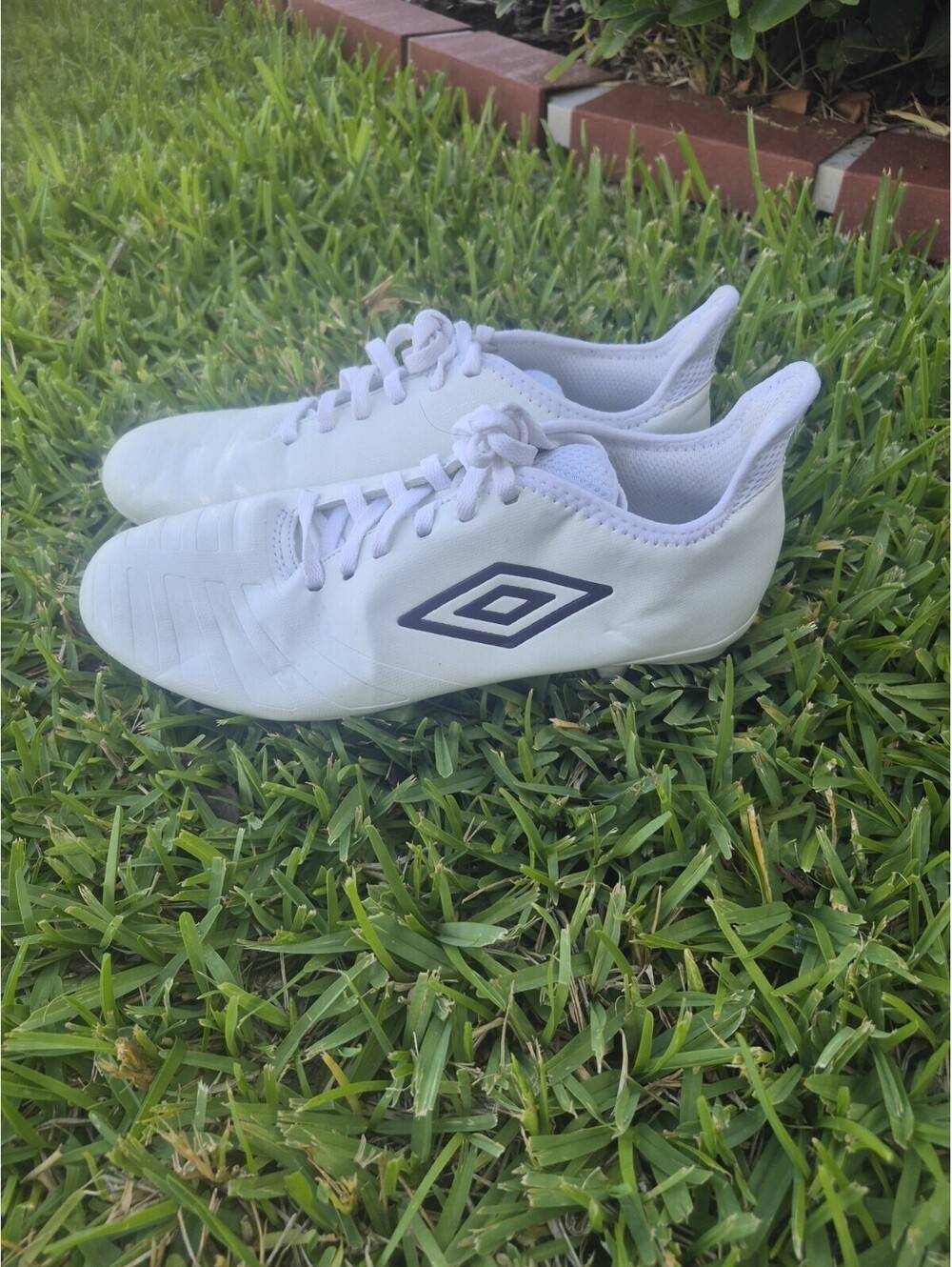 men soccer shoes size .5
